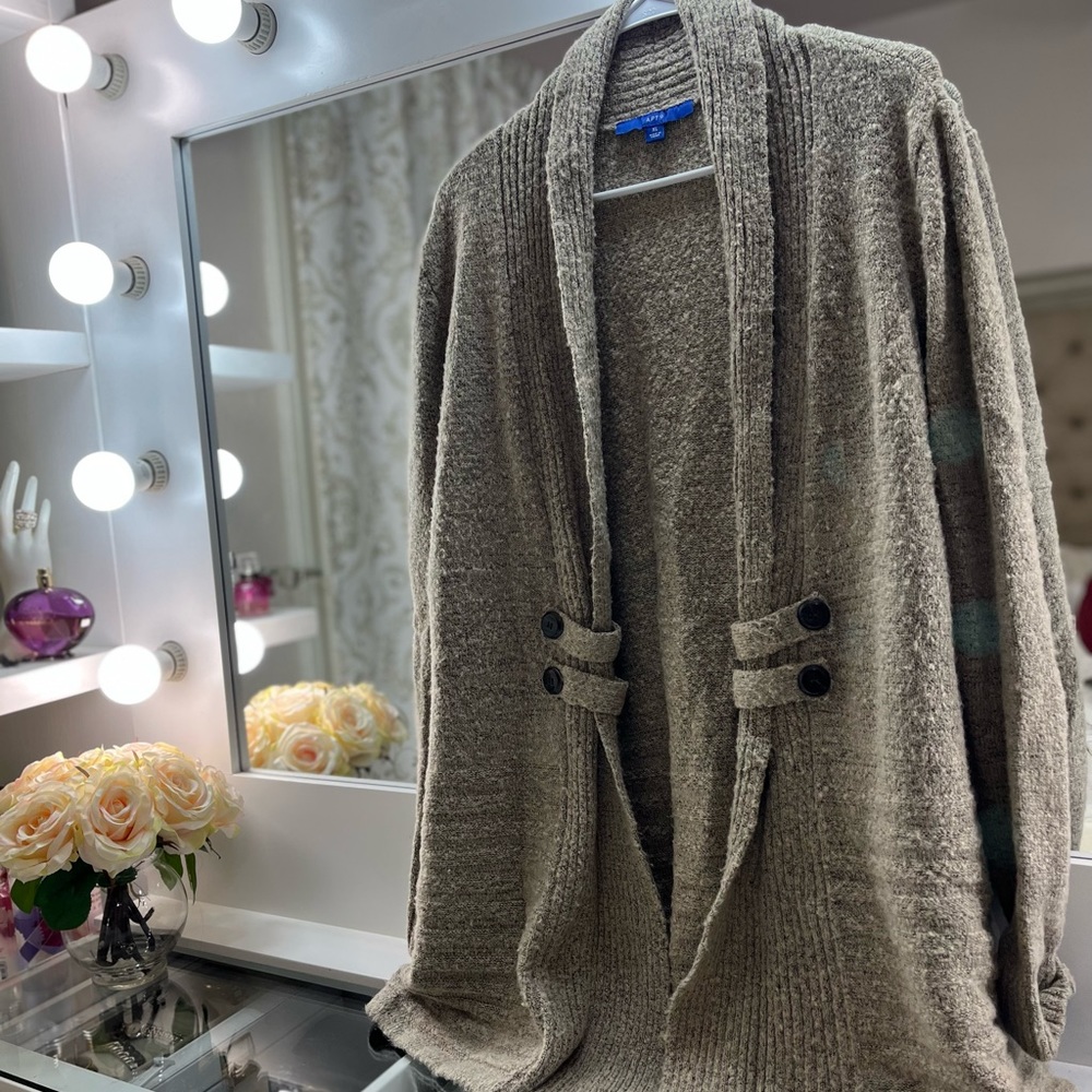APT.9 sweater